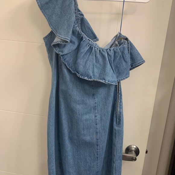 Gianni Bini one shoulder denim dress NWT - Picture 2 of 4